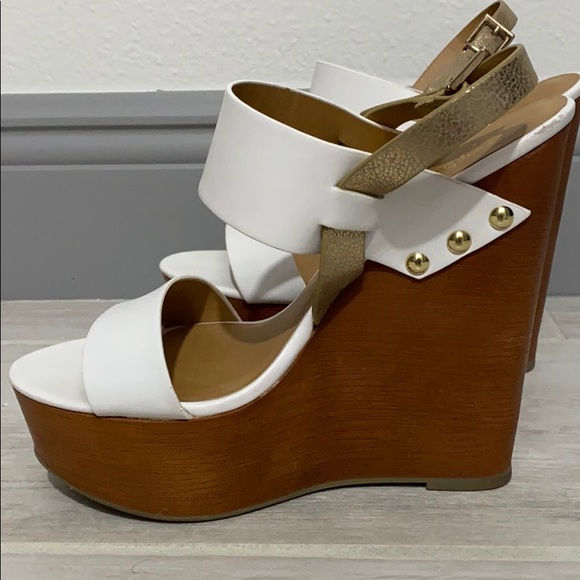 White Wedges (Heel) - Picture 2 of 6